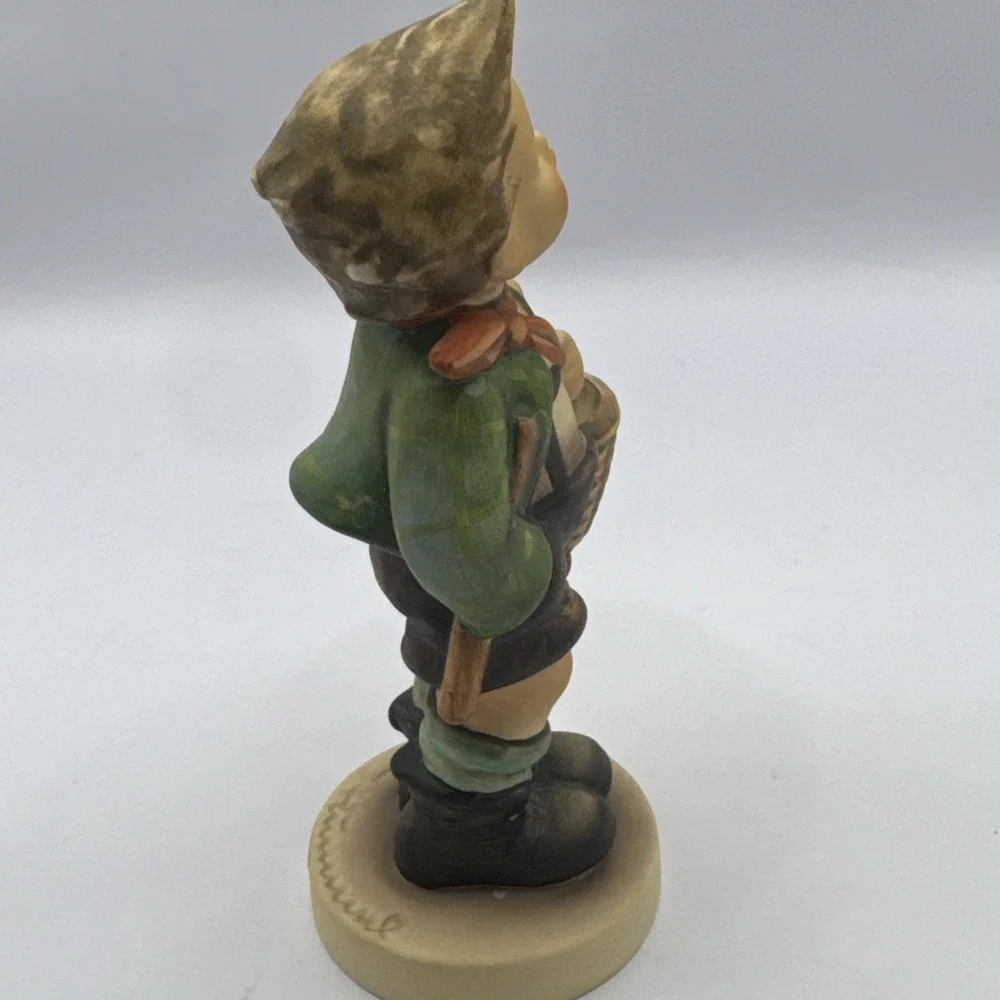 M I HUMMEL GOEBEL 512/0 VILLAGE‎  BOY FIGURINE 5
